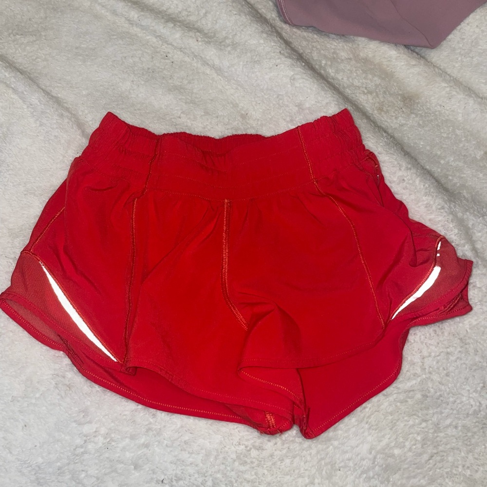 Lululemon Hotty hot shorts 2.5”